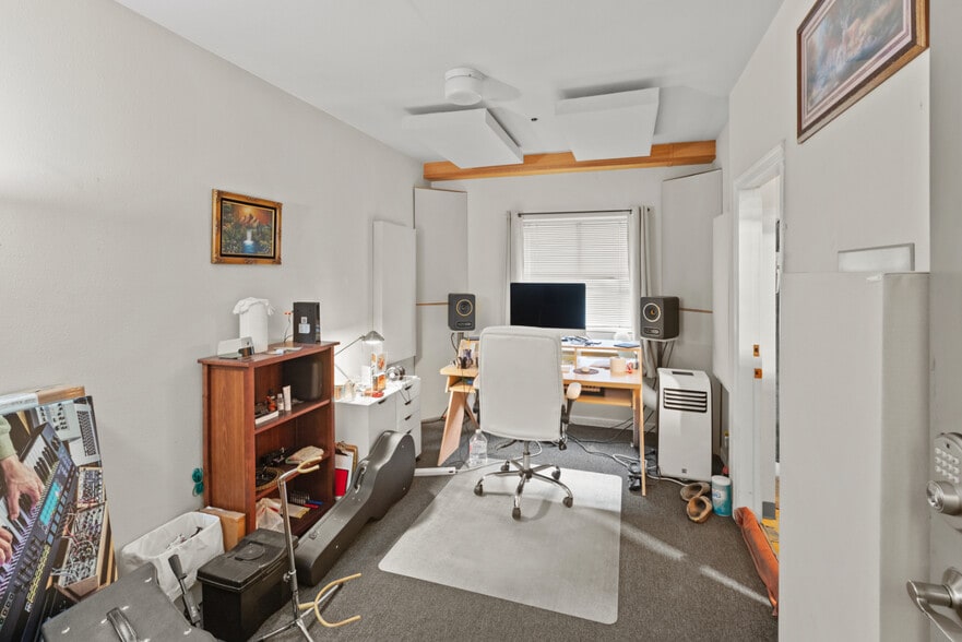 More Photos Of 615 SW Evergreen Ave, Redmond Multifamily For Sale