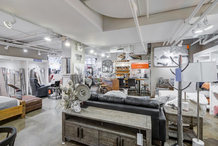 More Photos Of 275 King St E, Toronto Apartments For Lease