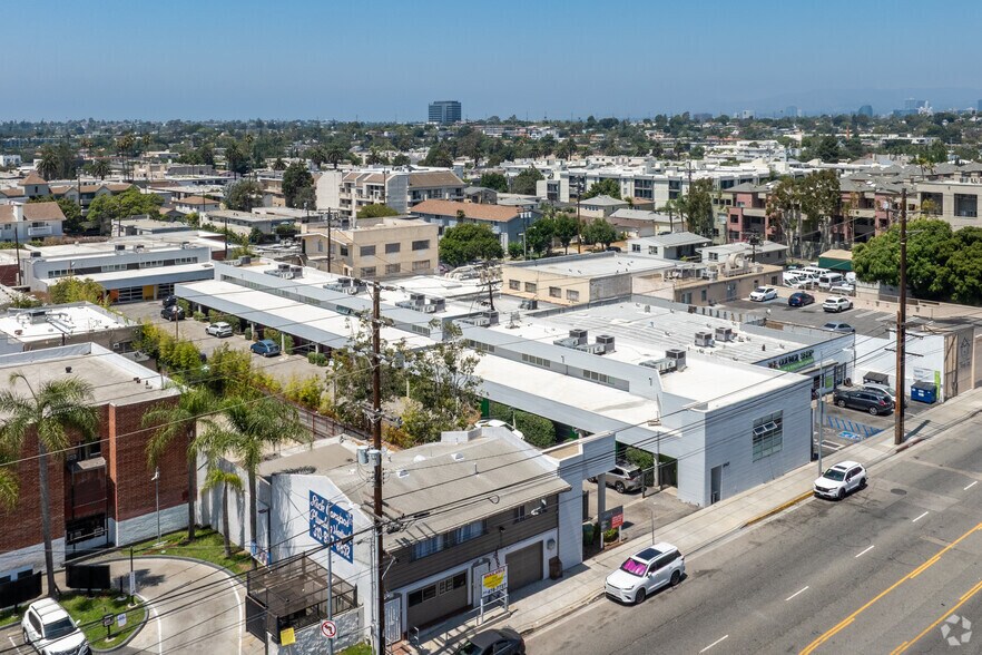 More Photos Of 3767 Overland Ave, Los Angeles Loft Creative Space For Lease