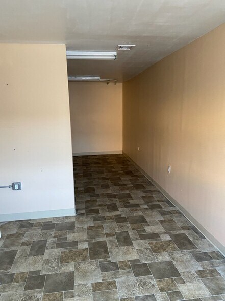 More Photos Of 22 Van Buren Ave, Floral Park Warehouse For Lease