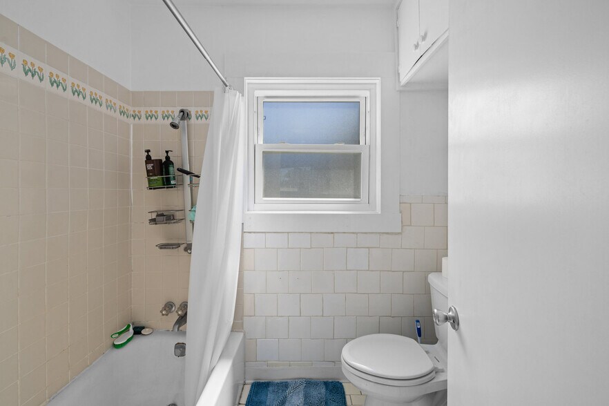 More Photos Of 2901-2903 Sacramento St, Berkeley Storefront Retail Residential For Sale