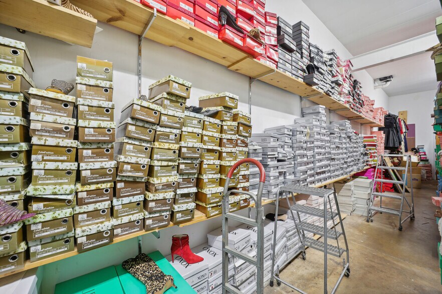 More Photos Of 5061 Allentown Rd, Suitland General Retail For Sale