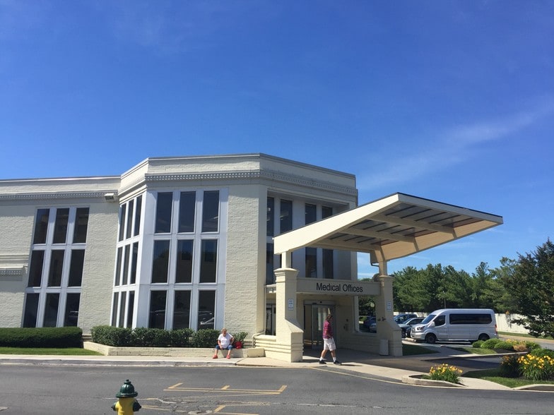 More Photos Of 774 Christiana Rd, Newark Healthcare For Sale