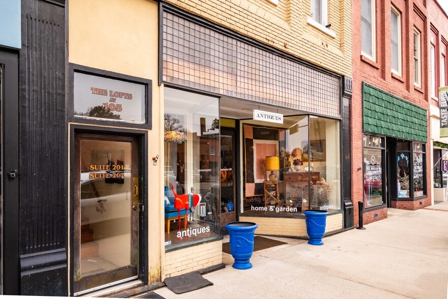 More Photos Of 105 W Main St, Elkin Office For Sale