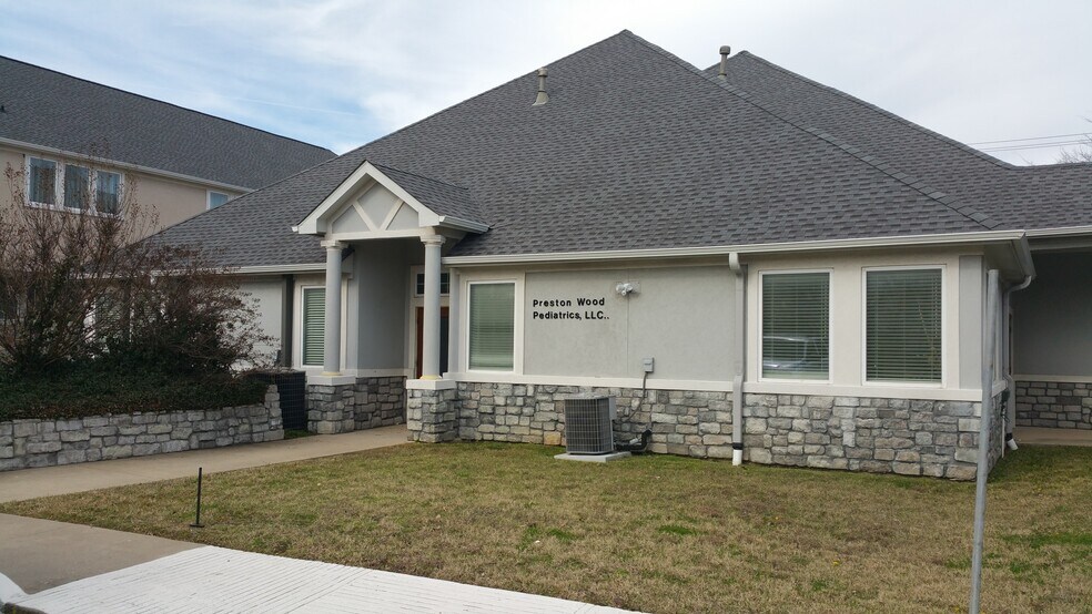 Primary Photo Of 316 W Belt Line Rd, Cedar Hill Medical For Lease