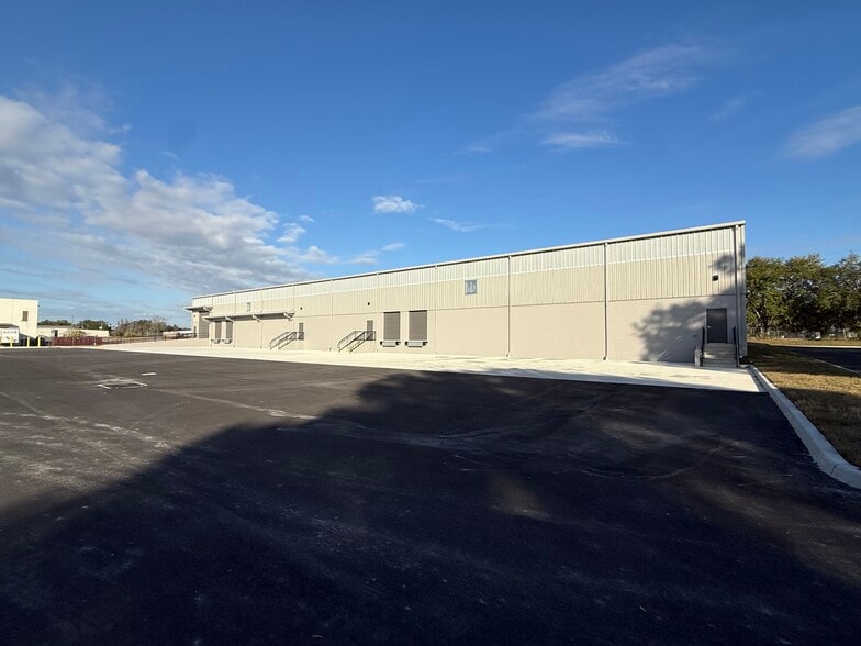 More Photos Of 5435 SW 6th Pl, Ocala Warehouse For Lease
