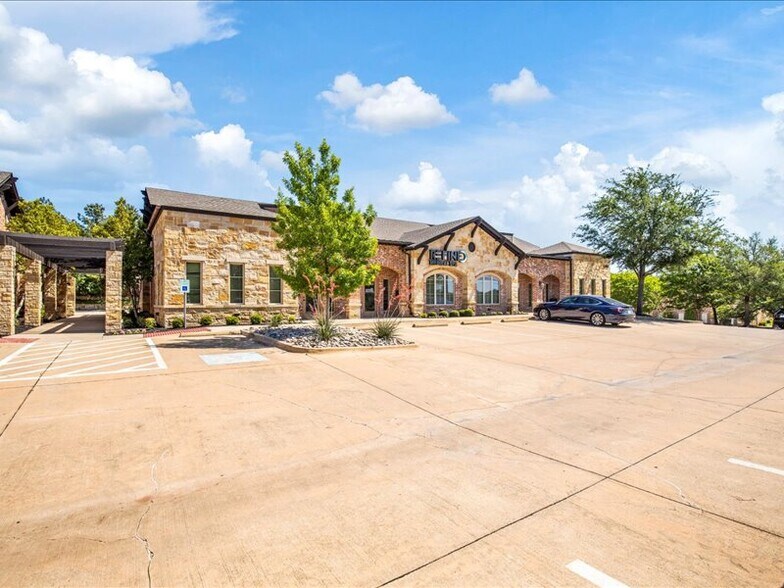 More Photos Of 2900 W Southlake Blvd, Southlake Unknown For Lease