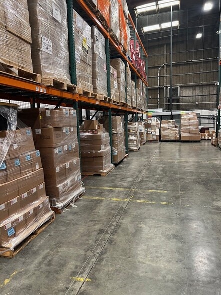 More Photos Of 1353 Dayton St, Salinas Service For Lease