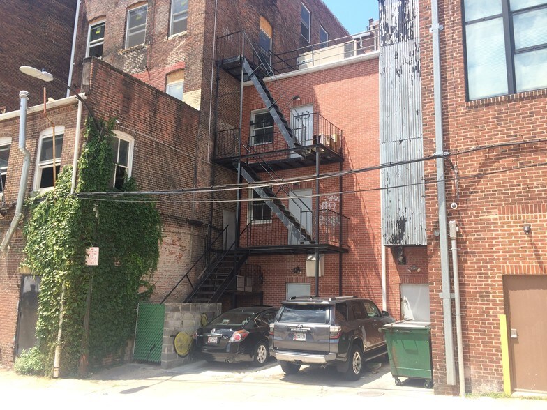 More Photos Of 413 N Charles St, Baltimore Restaurant For Lease