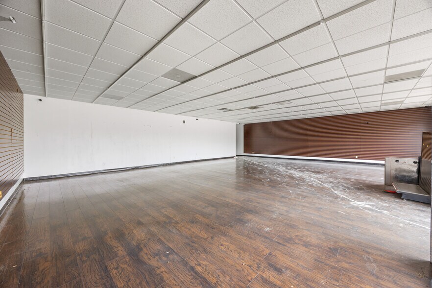 More Photos Of 1320-1326 Bedford Rd, Bedford Unknown For Lease