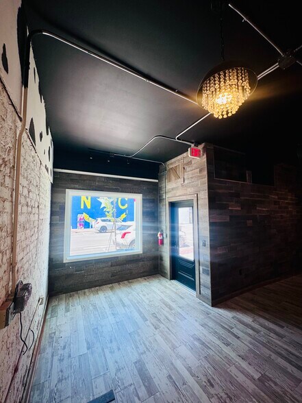 More Photos Of 103 N College Ave, Newton General Retail For Lease