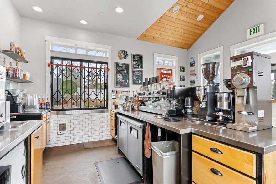 More Photos Of 4720 Bethel Rd SE, Port Orchard Freestanding For Sale