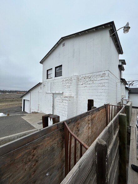 More Photos Of 1762 S Adams Dr, Madras Manufacturing For Sale