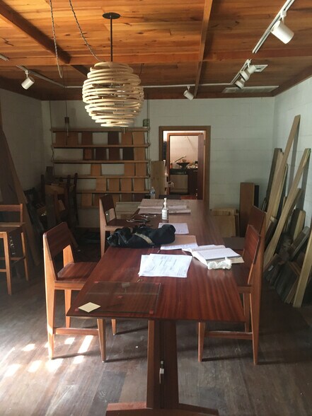 More Photos Of 730 Shady Ln, Austin Warehouse For Sale