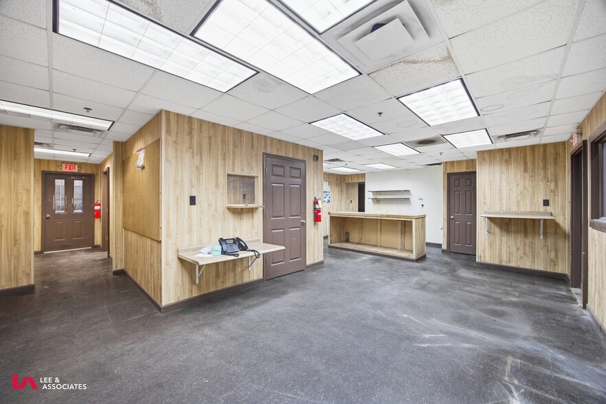 More Photos Of 101 Conyers Industrial Dr, Cartersville Warehouse For Sale