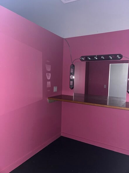 More Photos Of 1275 Pryor Rd SW, Atlanta Warehouse For Sale