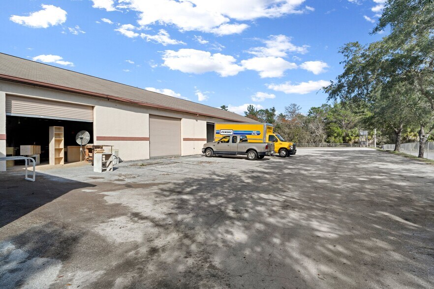 More Photos Of 9926 Denton Ave, Hudson Warehouse For Lease