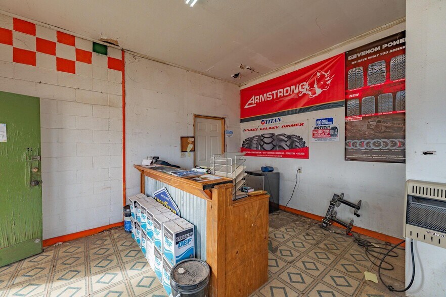 More Photos Of 100 Commerce st, Gustine General Retail For Sale