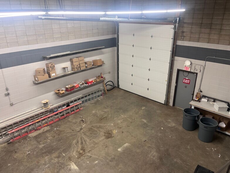 More Photos Of 4904-4910 75 Av NW, Edmonton Light Manufacturing For Lease