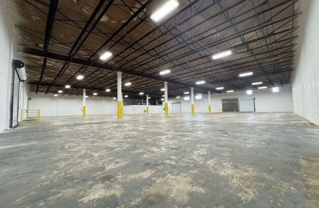More Photos Of 10000-10020 NW 79th Ave, Hialeah Warehouse For Lease