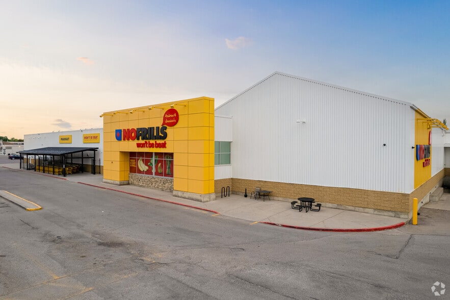 Primary Photo Of 1103 18th St SE, High River Supermarket For Lease