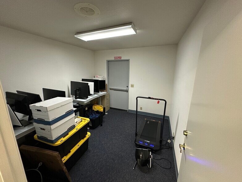 More Photos Of 9240 Limonite Ave, Jurupa Valley Office For Sale