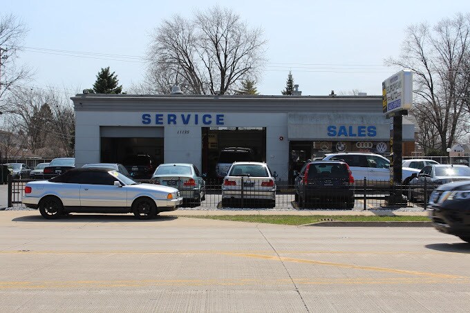 More Photos Of 11125 W Roosevelt Rd, Westchester Auto Dealership For Sale