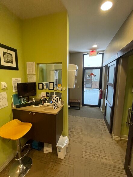 More Photos Of 10212-10214 Sawmill Pky, Powell Office For Sale