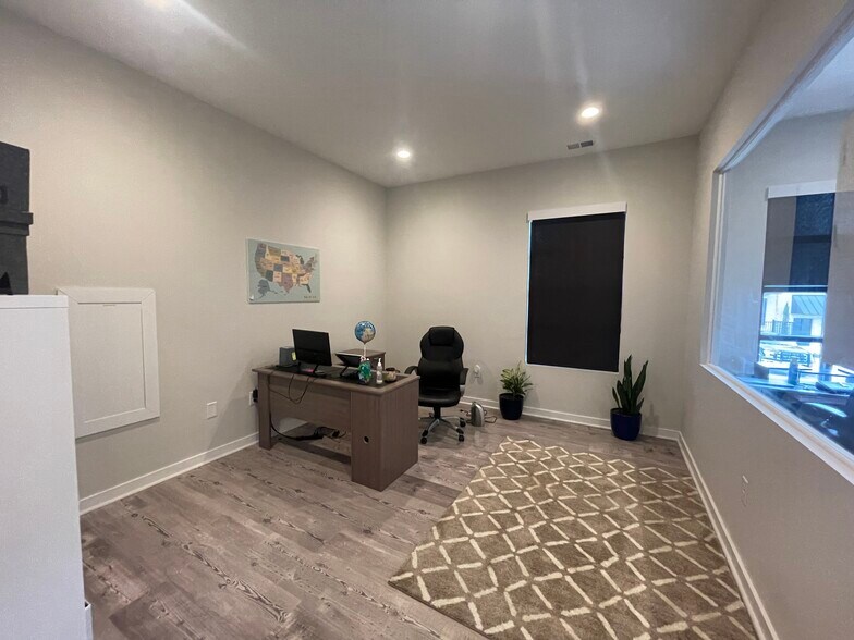 More Photos Of 6110 McFarland Station Dr, Alpharetta Medical For Lease