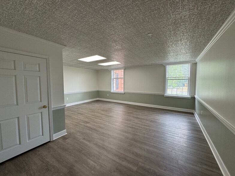 More Photos Of 1 Rossmoor Dr, Monroe Township Medical For Lease