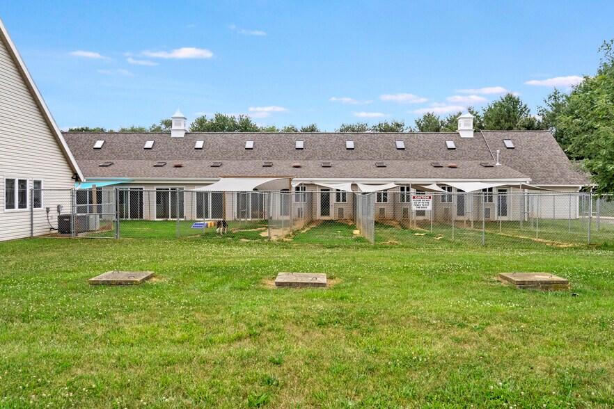 More Photos Of 3731 Berryville Pike, Charles Town Veterinarian Kennel For Sale