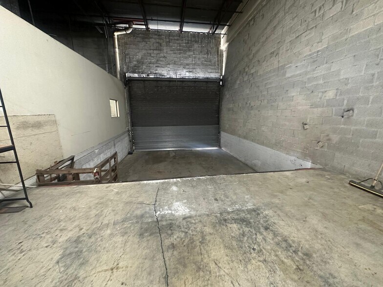 More Photos Of 8292-8320 NW 14th St, Doral Warehouse For Lease