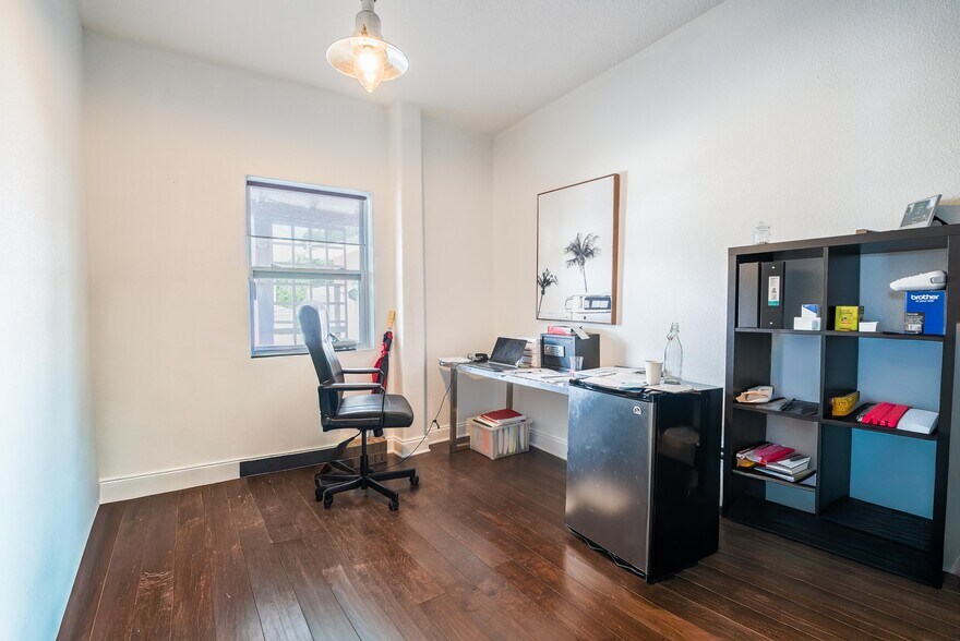 More Photos Of 2529 Central Ave, Saint Petersburg Coworking Space