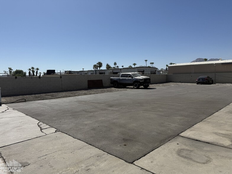 More Photos Of 74883 Velie Way, Palm Desert Service For Lease