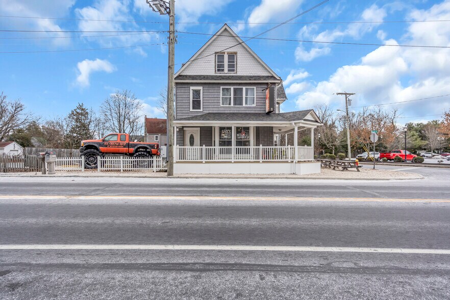 More Photos Of 59 N Main St, Manahawkin Freestanding For Sale