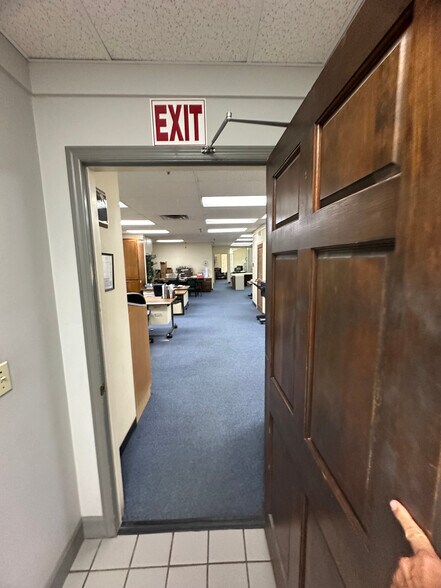 More Photos Of 25 N Main St, Moultrie Office For Sale