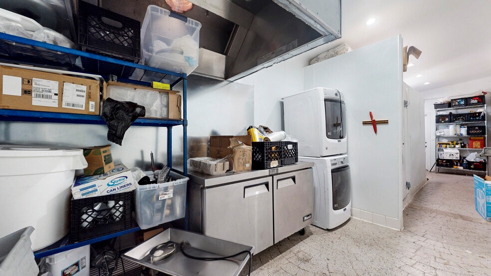 More Photos Of 6500 Foothill Blvd, Tujunga Restaurant For Sale