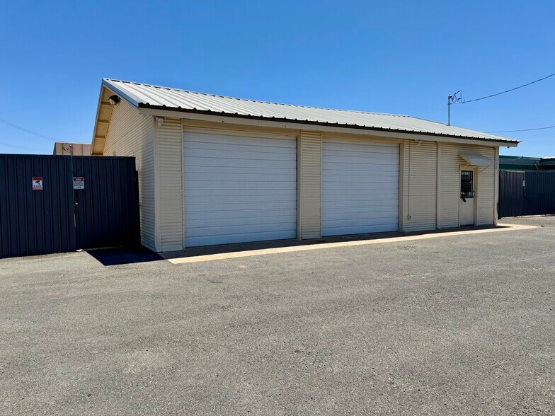 Primary Photo Of 608 N Meadow Ave, Odessa Light Manufacturing For Lease