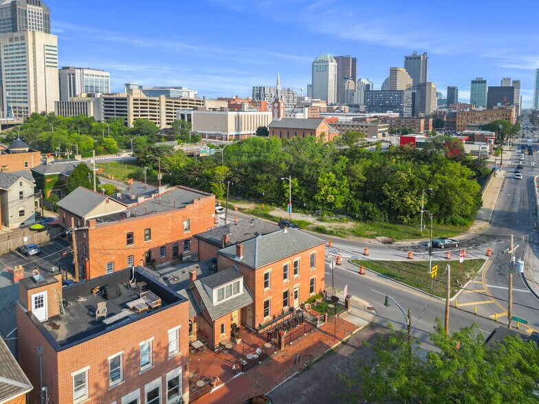 More Photos Of 491 S 4th St, Columbus Restaurant For Lease