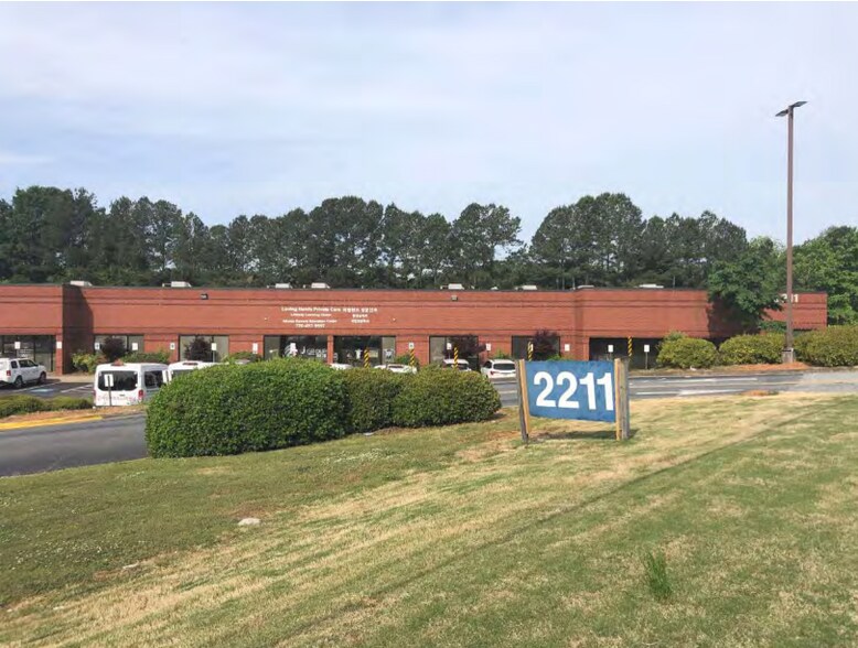 More Photos Of 2211 Beaver Ruin Rd, Norcross Flex For Sale