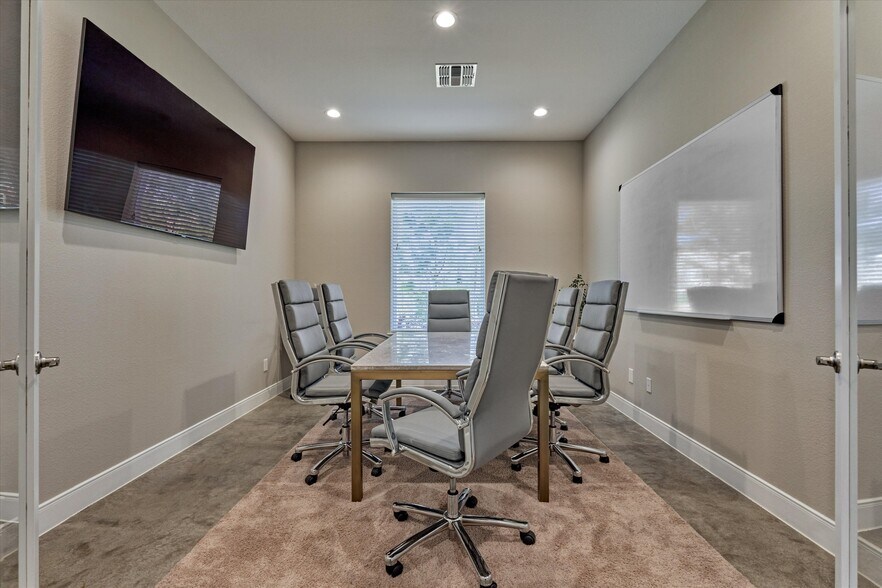 More Photos Of 1902 Longmire Road, Conroe Medical For Lease