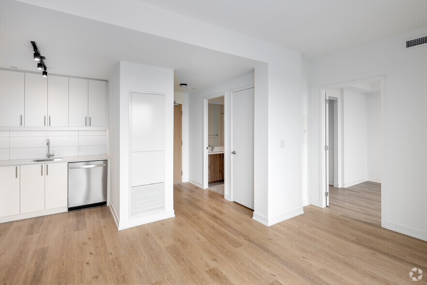 More Photos Of 9 Croham Rd, Toronto Apartments For Lease