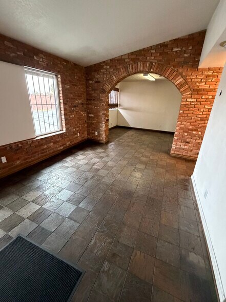 More Photos Of 5257 S Eastern Ave, Las Vegas Office For Sale