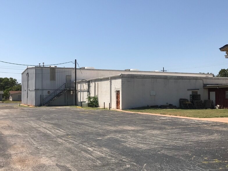 More Photos Of 3101 N 12th St, Abilene Religious Facility For Sale