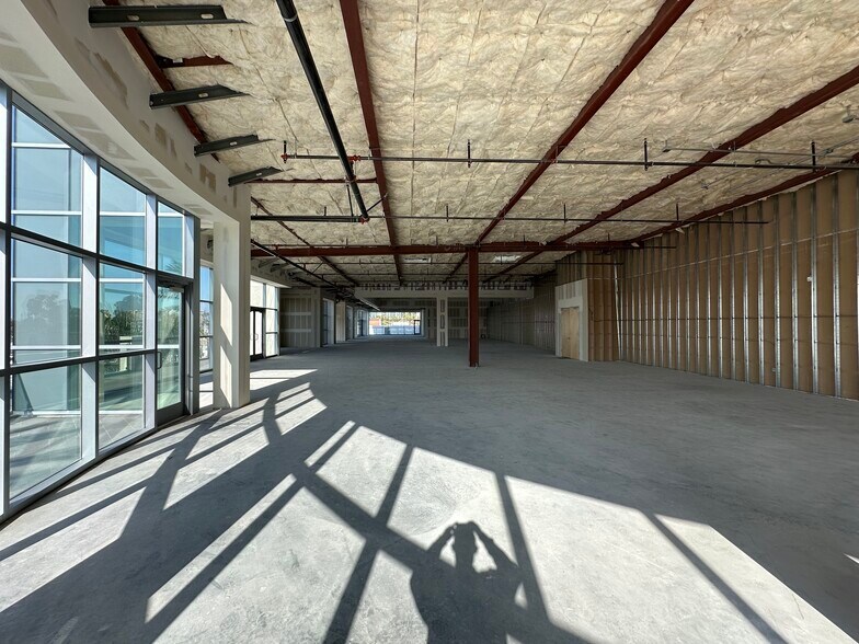 More Photos Of 4625-4635 Admiralty Way, Marina Del Rey Unknown For Lease