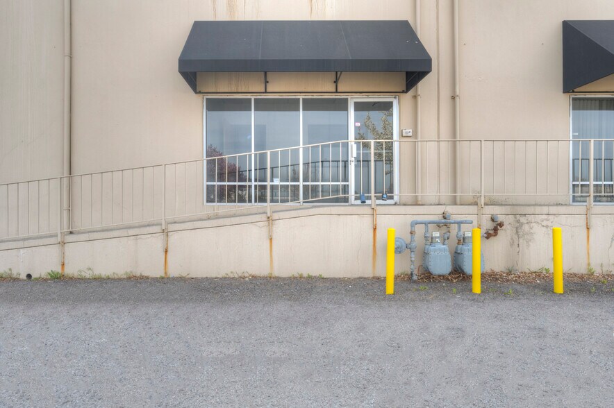 More Photos Of 575-585 Reactor Way, Reno Distribution For Lease