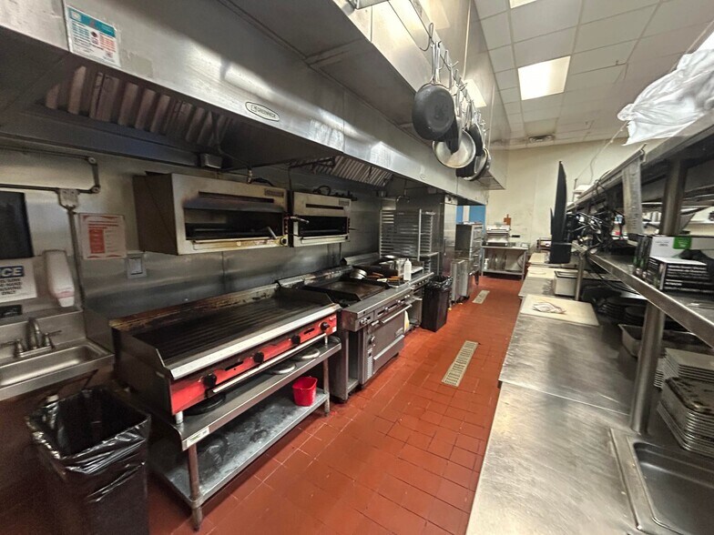 More Photos Of 4201 Indian Bayou Trl, Destin Hotel For Lease