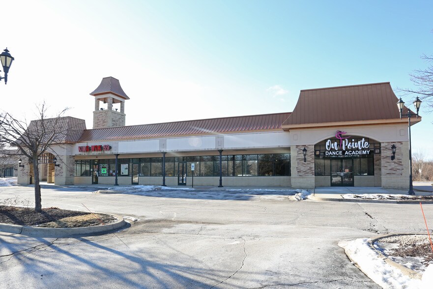 More Photos Of 956 N Neltnor Blvd, West Chicago Freestanding For Sale