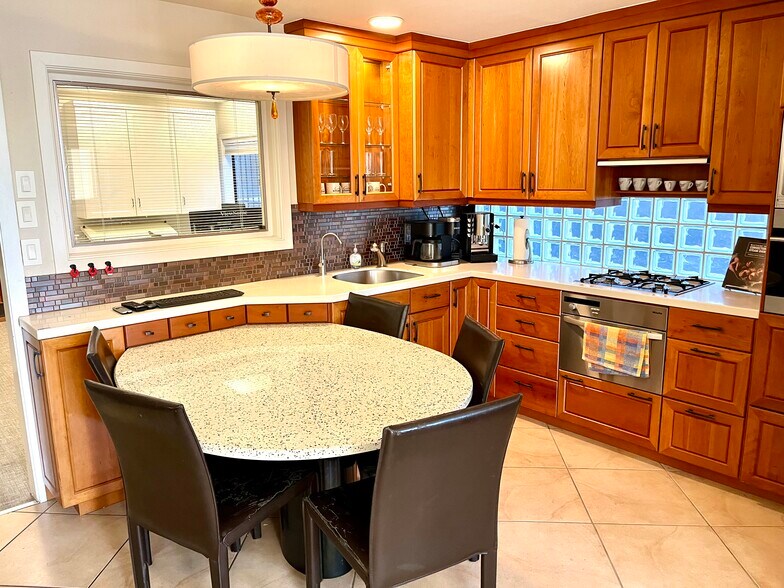 More Photos Of 6628 Telegraph Ave, Oakland General Retail For Sale