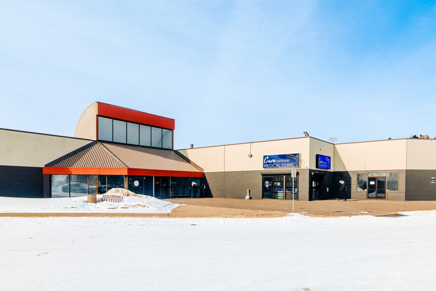 More Photos Of 3725 56 St, Wetaskiwin General Retail For Lease